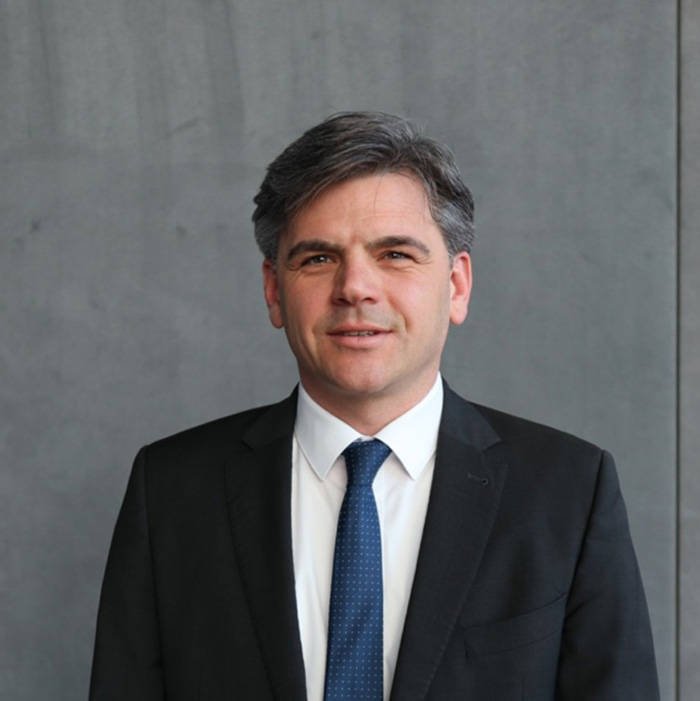 Dr. Georg Lun